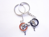 Set de doua brelocuri metalice. - 15 RON